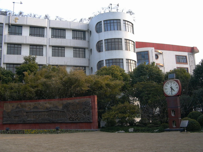 山東平陰衛生職業學校招生辦聯系電話