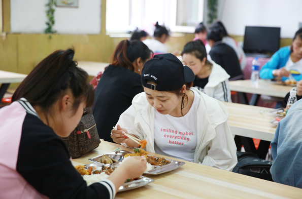 黑龍江醫藥衛生職業學校食堂情況