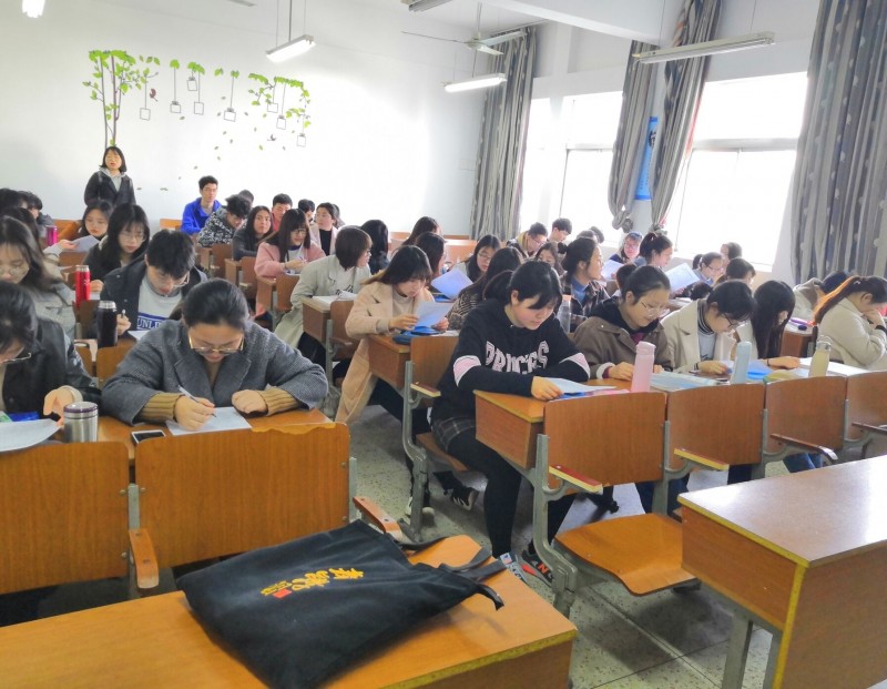 揚(yáng)州大學(xué)醫(yī)學(xué)院2019年報(bào)名條件、招生對(duì)象