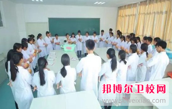 2023年云南臨滄衛生學校五年制專業介紹