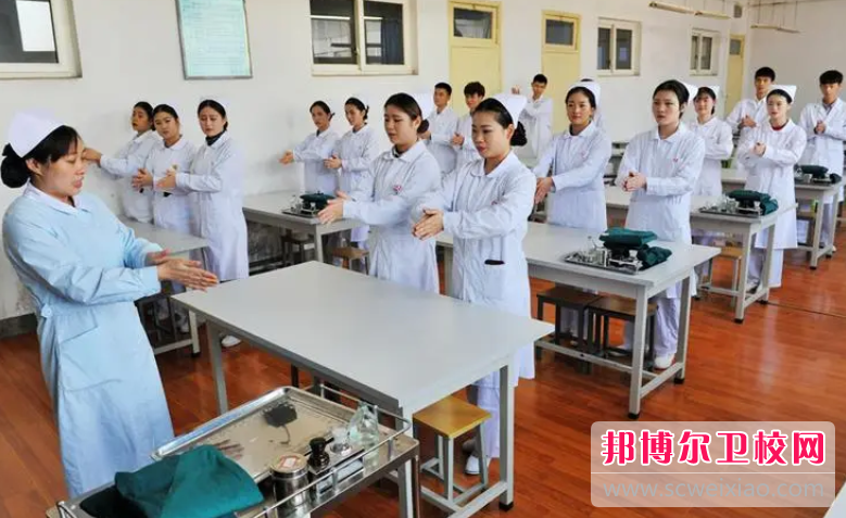 2023年重慶的男孩念中專衛校學什么專業內容