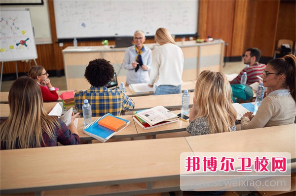 重慶醫藥衛生學校助產專業介紹