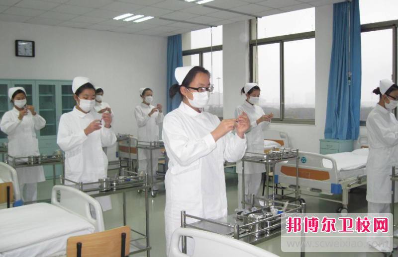 2023年重慶護理學校有哪些專業(yè)可以學