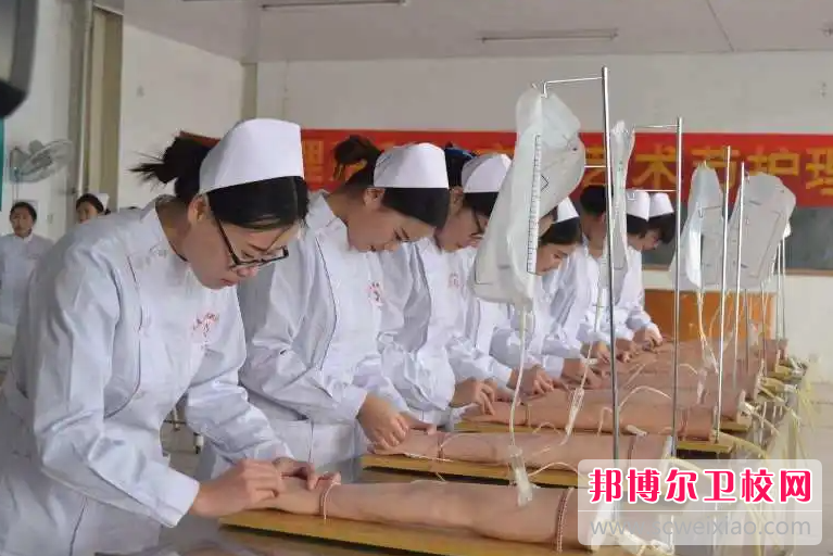 2023年重慶護理學校哪個專業好