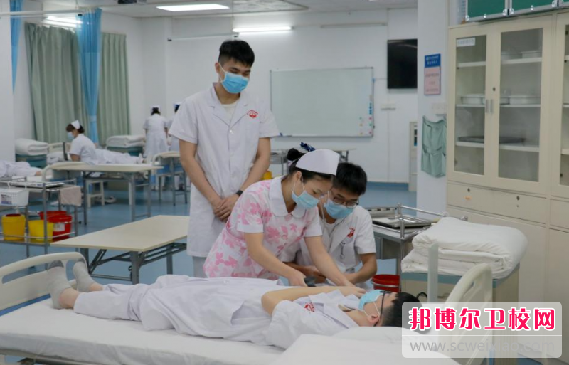 2023年重慶男生讀護理學校學什么專業好