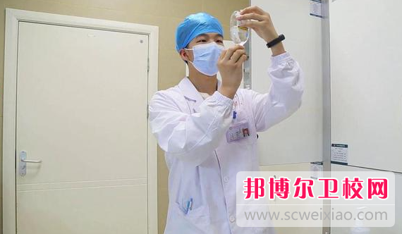 2023年重慶男生讀護理學校學什么好