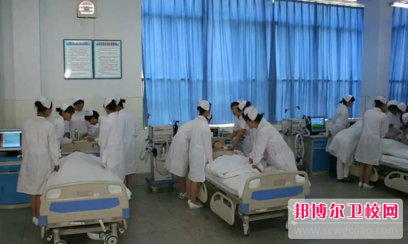 2023年重慶護理學校什么專業適合女生