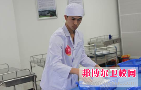 貴州2023年男生讀護理學(xué)校