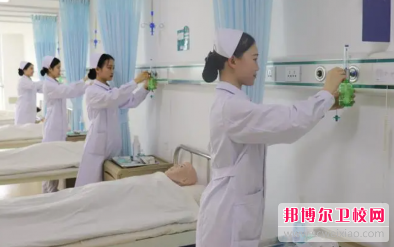 貴州2023年護理學校什么專業(yè)適合女生