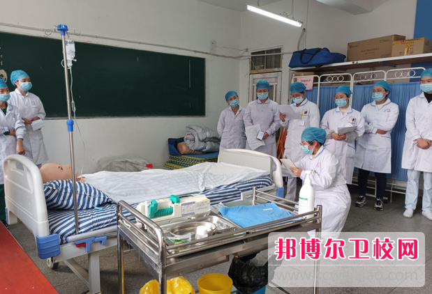 貴州2023年適合女生的護理學校專業