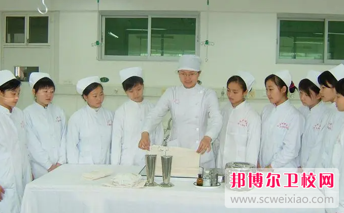 貴州2023年女生上護理學校學什么專業好