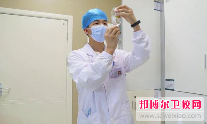 云南2023年男生讀護理學校學什么專業好