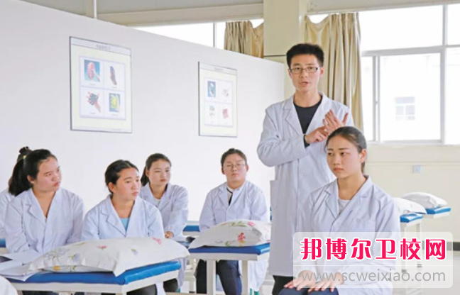 云南2023年護理學校有什么專業適合女生
