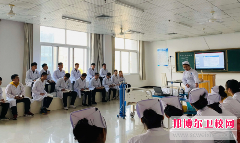 云南2023年護理學校中專升大專考什么