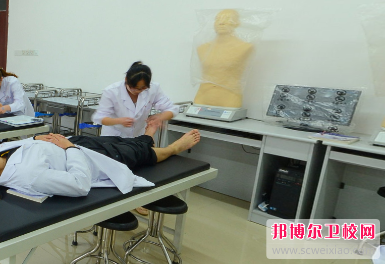 江蘇2024年女生在護理學校學什么好