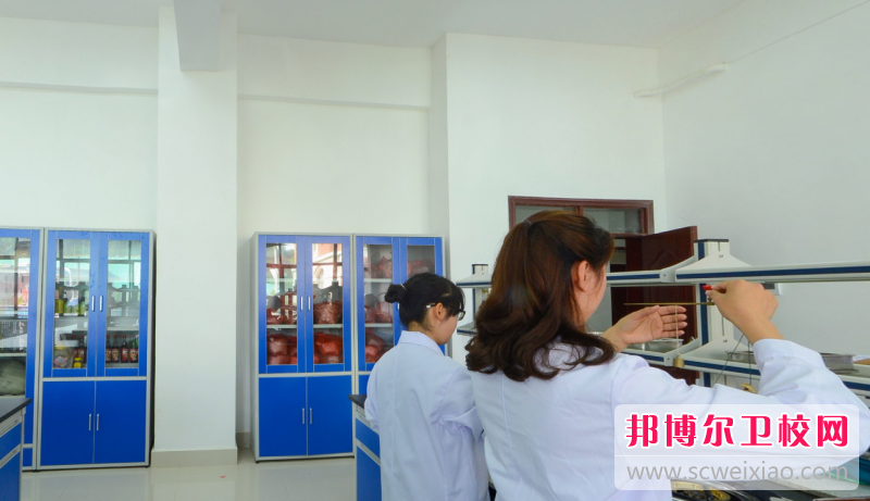 陜西2024年護理學校都有什么專業(yè)適合男生