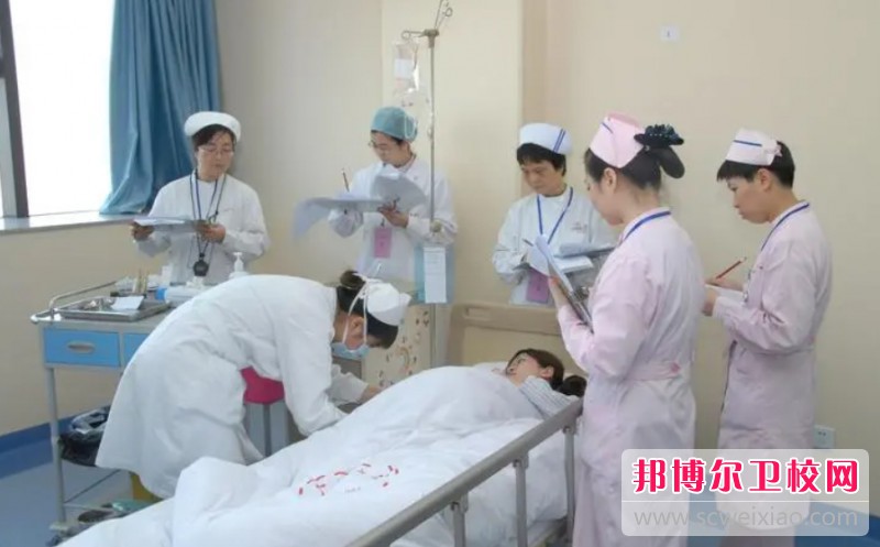湖南2024年女生學護理學校有沒有前途