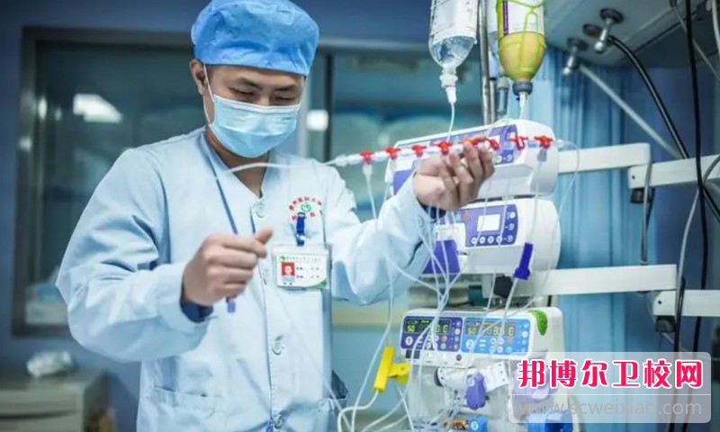 湖南2024年護理學校都有什么專業適合男生