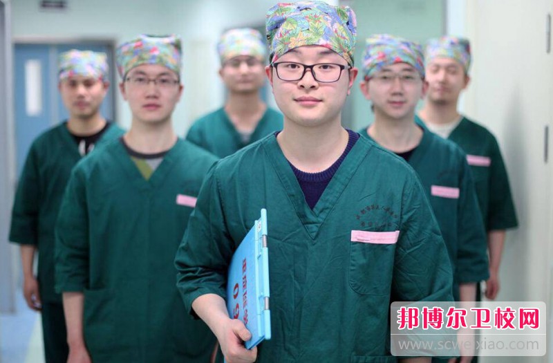 浙江2024年護理學校都有什么專業適合男生