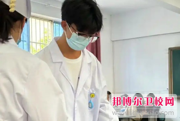 四川2025年男生讀護理學校有沒有前途
