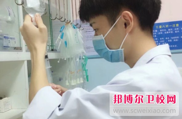四川2025年男生讀護理學校學什么專業好