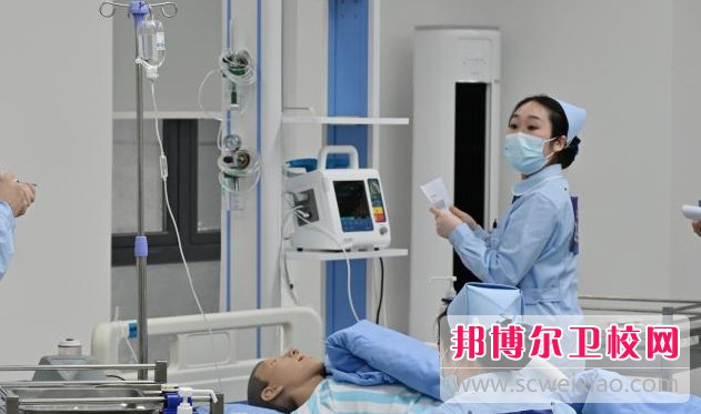 四川2025年護理學校是中專還是大專