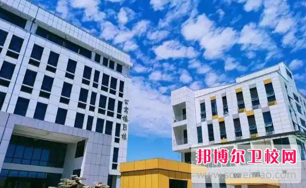 四川2025年中學畢業讀什么護理學校